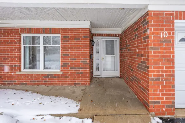 2705 KINGSWAY DR #10, Kitchener, ON N2C 2T2