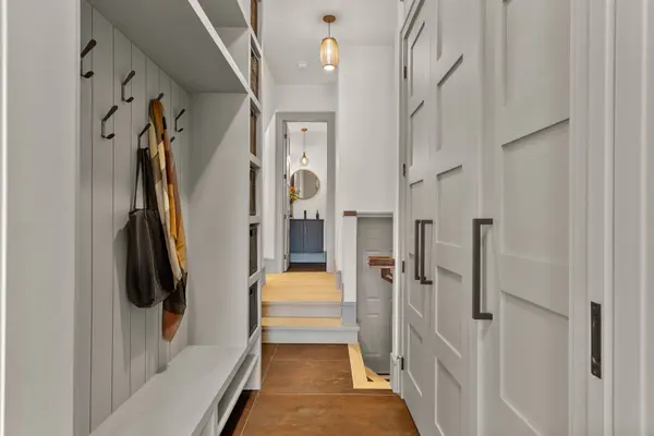 37 Clarendon AVE, Tunneys Pasture And Ottawa West, ON K1Y 0P3