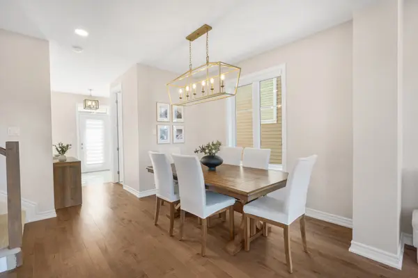 272 Meynell RD, Stittsville - Munster - Richmond, ON K0A 2Z0