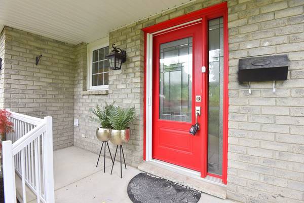 95 BIRCHPARK DR N, Grimsby, ON L3M 4M9