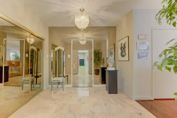 265 Westcourt PL #PH9, Waterloo, ON N2L 6E4