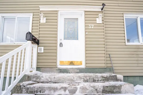 37 Catherine ST, St. Catharines, ON L2R 5E8