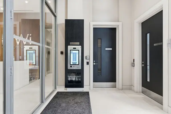 212 King William ST #914, Hamilton, ON L6R 3N9