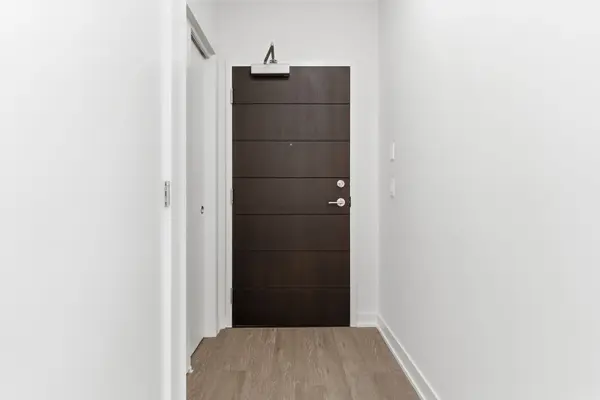 212 King William ST #914, Hamilton, ON L6R 3N9