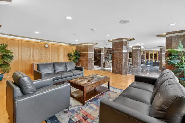 2760 CAROUSEL CRES #1204, Blossom Park - Airport And Area, ON K1T 2N4