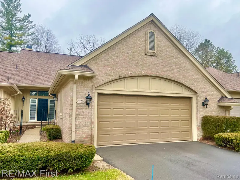 2483 Hickory Glen DR #3, Bloomfield Hills, MI 48304