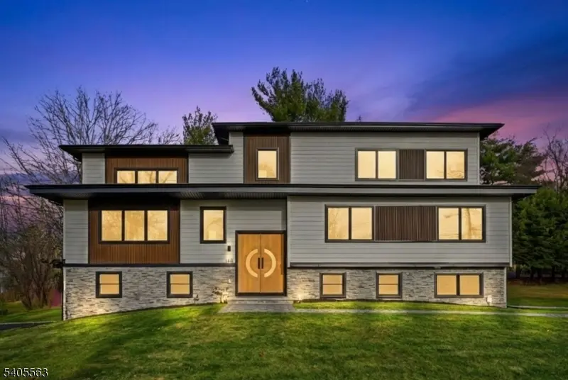 148 Great Hills Rd, Millburn Twp., NJ 07078