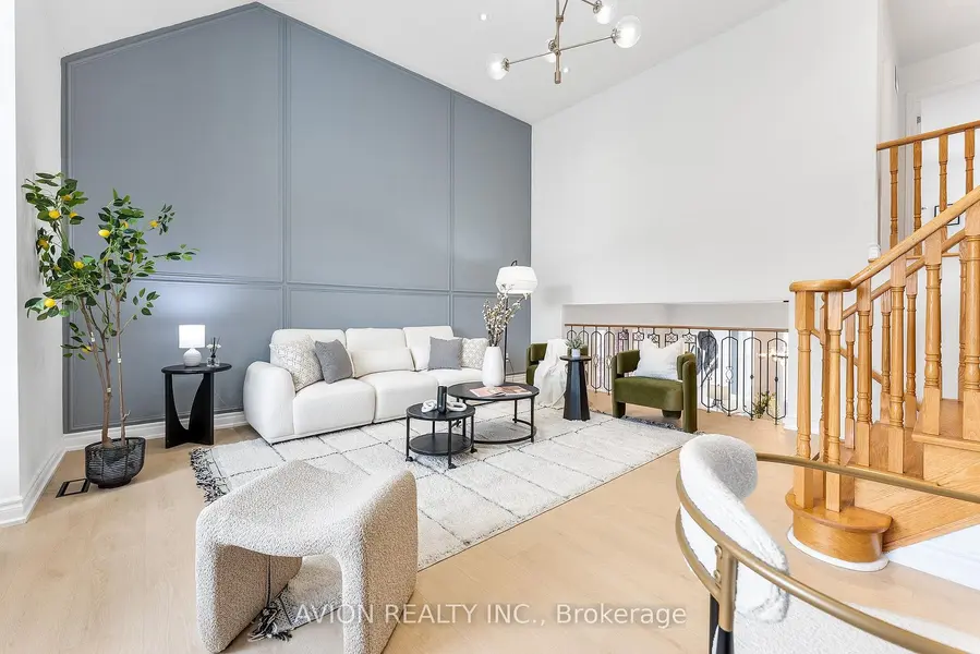 33 Brockdale ST, Richmond Hill, ON L4E 4W1