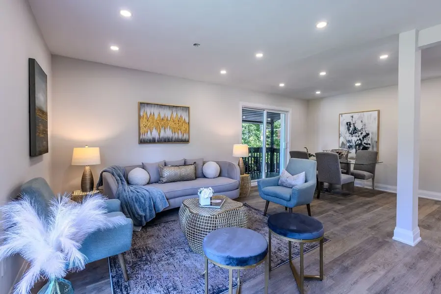 56 Millard AVE, Newmarket, ON L3Y 1Y8