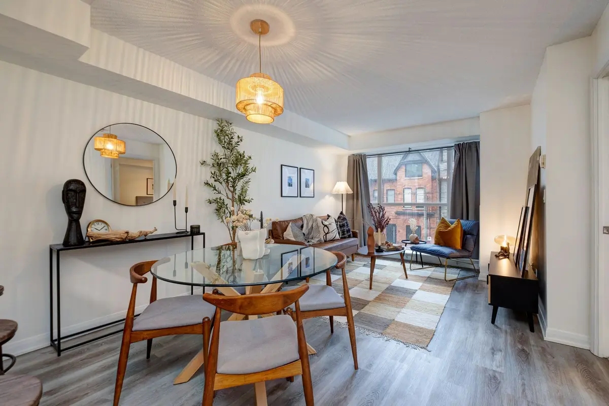 18 Beverley ST #311, Toronto C01, ON M5T 3L2