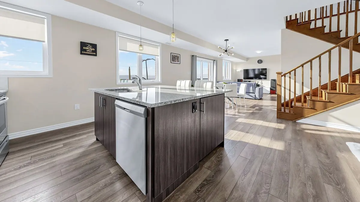 1148 Dragonfly AVE #605, Pickering, ON L1X 0H5