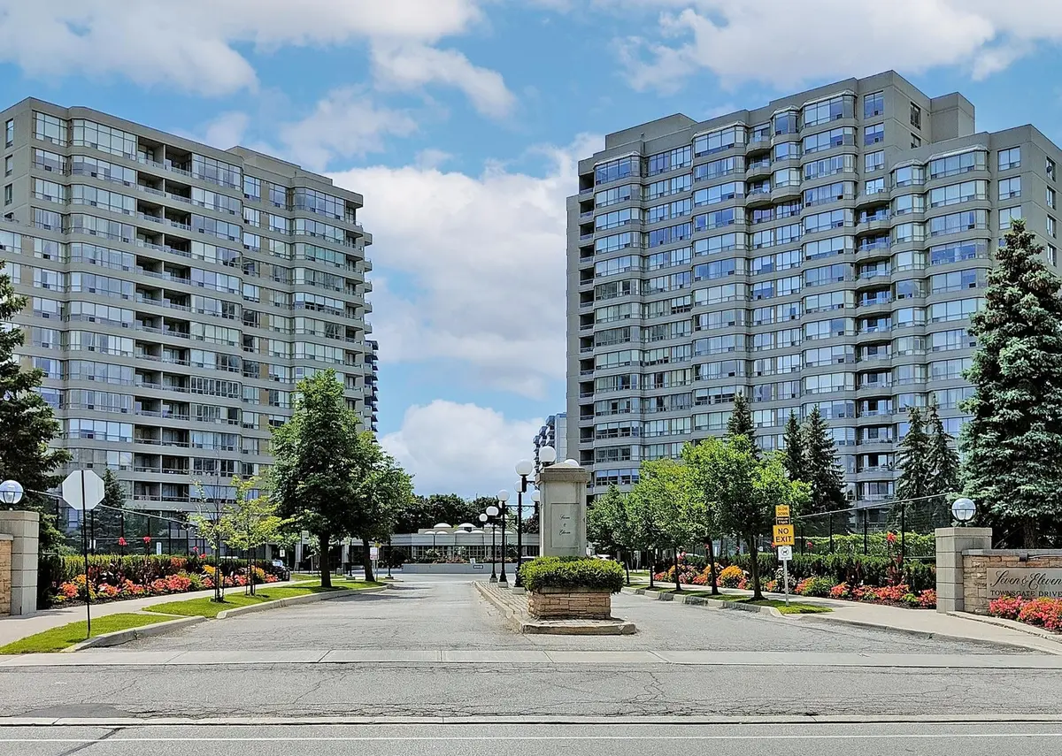 7 Townsgate DR #514, Vaughan, ON L4J 7Z9