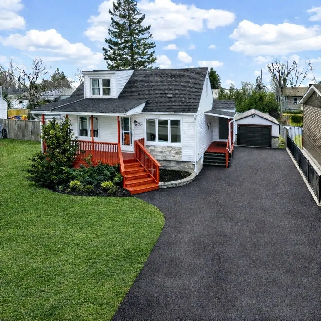 27 Alexander RD, Orillia, ON L3V 5L9