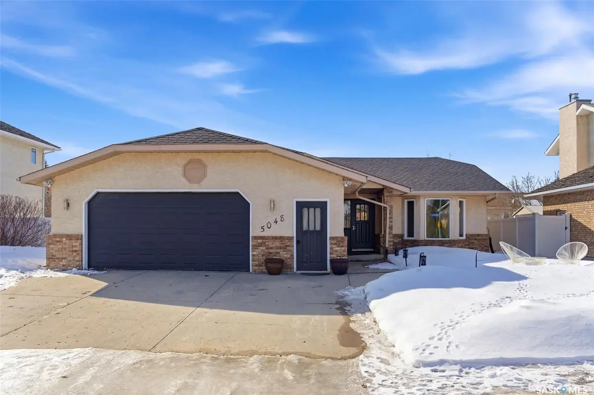5048 Queen STREET, Regina, SK S4S 7E4