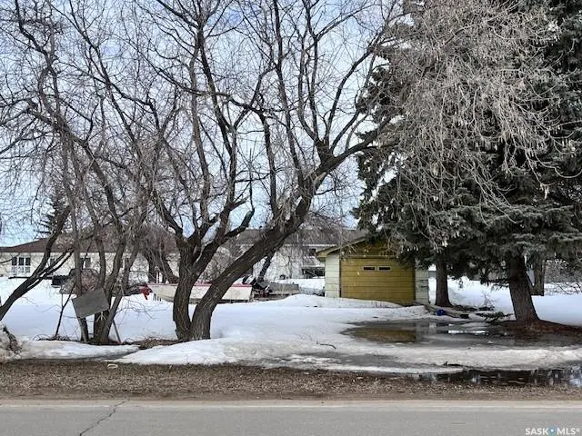 112-114 McDonald AVENUE E, Melfort, SK S0E 1A0