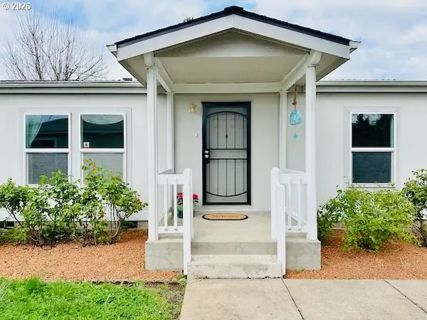 2438 MAIA LOOP, Springfield, OR 97477