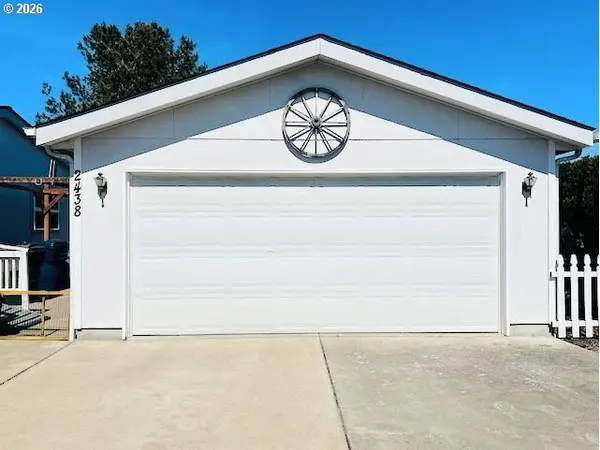 2438 MAIA LOOP, Springfield, OR 97477