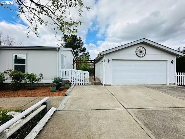 2438 MAIA LOOP, Springfield, OR 97477