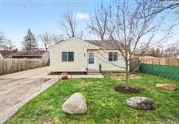 3039 Airport RD, Waterford Charter Township, MI 48329