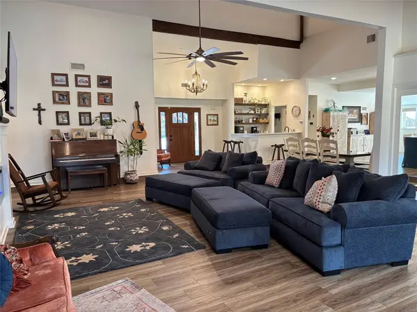 108 Bob White Avenue, Weatherford, TX 76086