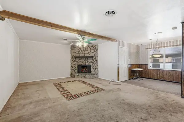 3901 Woodlane Avenue, Haltom City, TX 76117