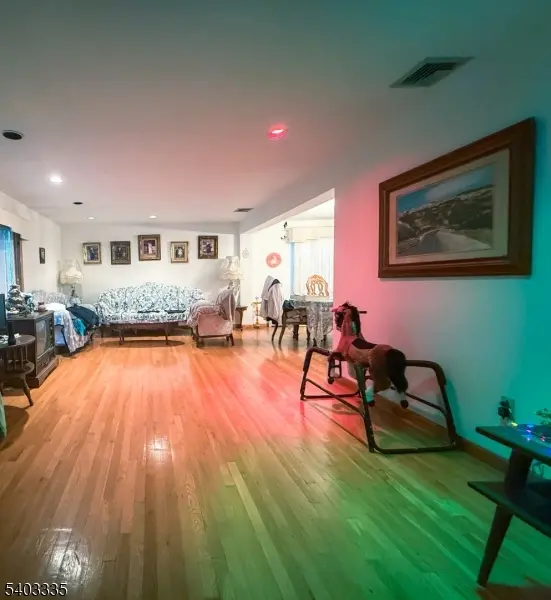 7 Walray Ave, North Haledon Boro, NJ 07508