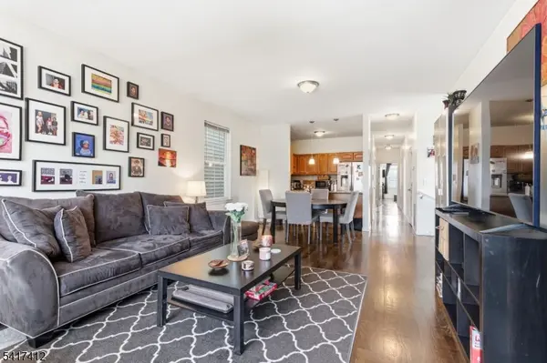 10 Mechanic St, Bayonne City, NJ 07002