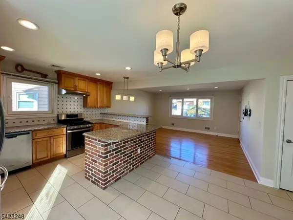 129 Scoles Ave #1, Clifton City, NJ 07012