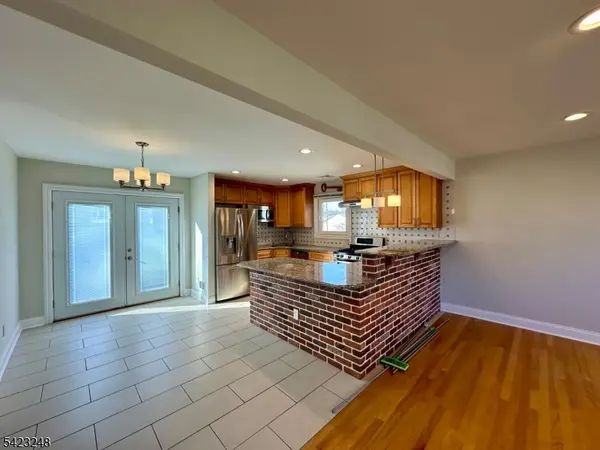 129 Scoles Ave #1, Clifton City, NJ 07012