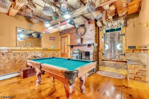 135 Main St, Hampton Boro, NJ 08827