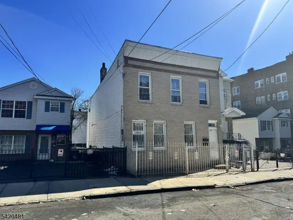 65 Stone St, Newark City, NJ 07104