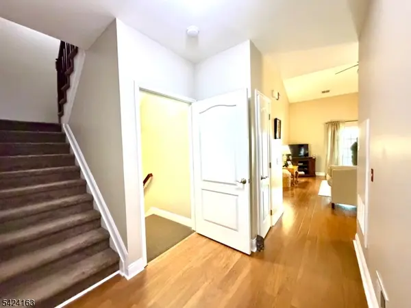 607 Brook Hollow Dr, Hanover Twp., NJ 07981