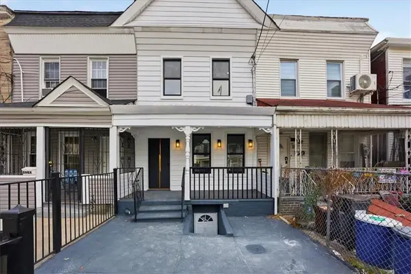 2862 Briggs AVE, Bronx, NY 10458