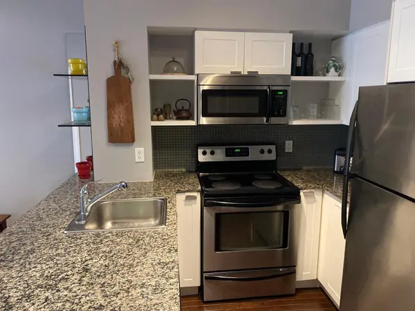 35 Hayden ST #1408, Toronto C08, ON M4Y 2P2