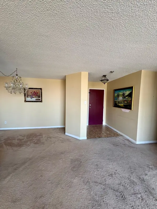 1121 Steeles ST #1410, Toronto C07, ON M2R 3W7