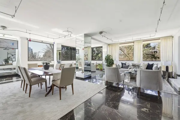 150 Heath ST W #203, Toronto C02, ON M4V 2Y4