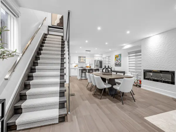 209 Robina AVE, Toronto C03, ON M6C 3Y9