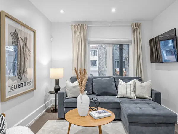 209 Robina AVE, Toronto C03, ON M6C 3Y9