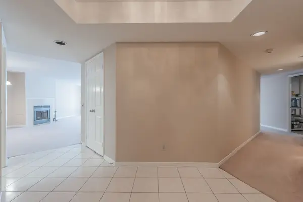 25 George ST #302, Toronto C08, ON M5A 4L8