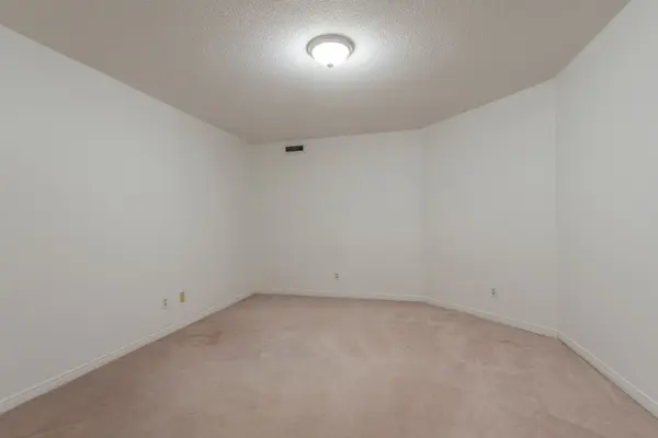 25 George ST #302, Toronto C08, ON M5A 4L8