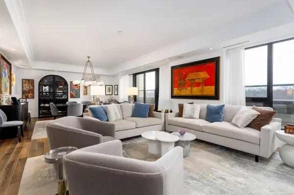 1 Forest Hill RD #701, Toronto C02, ON M4V 1R1