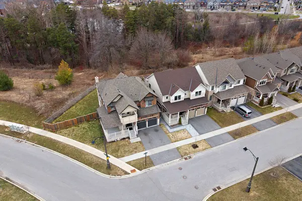 2300 Dobbinton ST, Oshawa, ON L1L 0L3