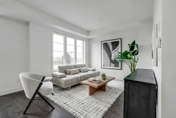 10 Sobczak DR, Whitby, ON L1N 1B3