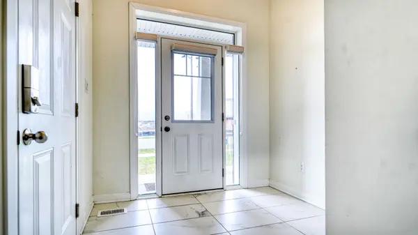 39 Cisco DR, Whitby, ON L1P 0M2