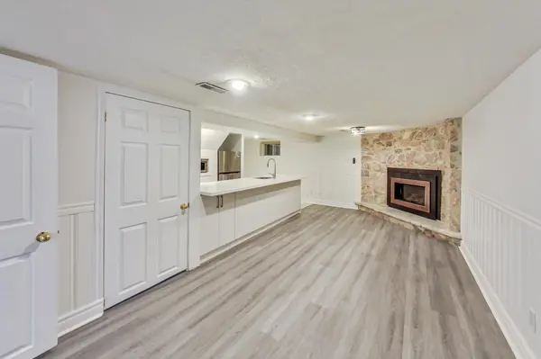 40 Tiago AVE, Toronto E03, ON M4B 2A1