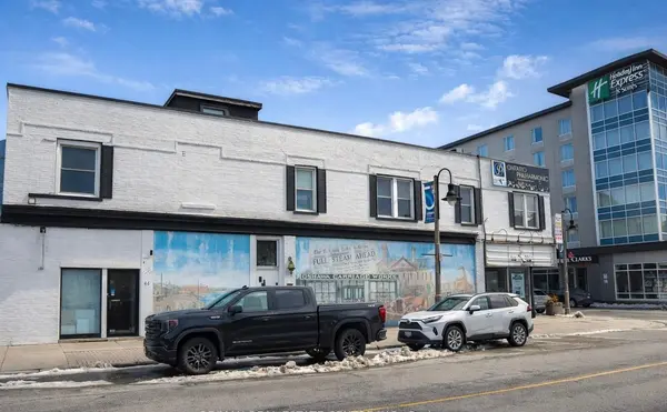 64 Simcoe ST N #2, Oshawa, ON L1G 4S2