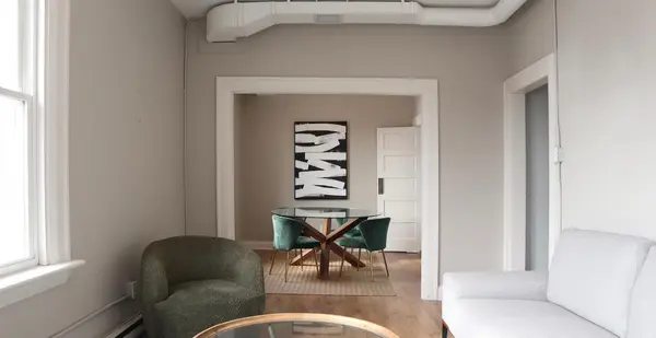 64 Simcoe ST N #2, Oshawa, ON L1G 4S2