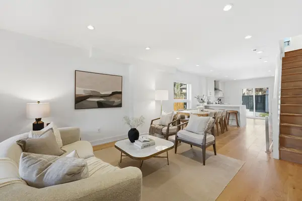 45 Hiltz AVE, Toronto E01, ON M4L 2N6