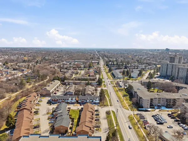 811 Wilson RD N #12, Oshawa, ON L1G 7Z5