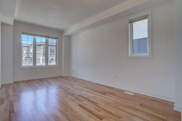 2763 Peter Matthews DR, Pickering, ON L1X 0M3